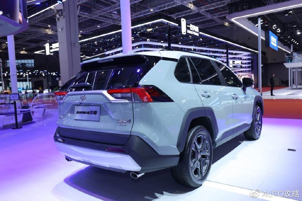 一汽丰田新RAV4荣放上海车展首秀 野性进化,越级新生-新浪汽车