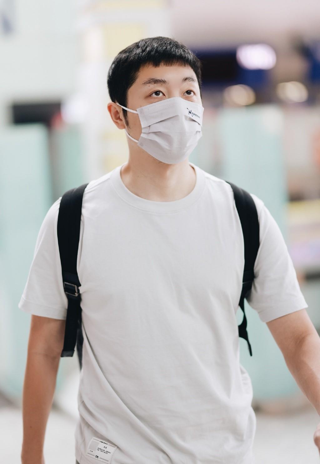 许昕离开国乒训练基地！被求合影签名，将与刘诗雯一起解说世乒赛休闲区蓝鸢梦想 - Www.slyday.coM