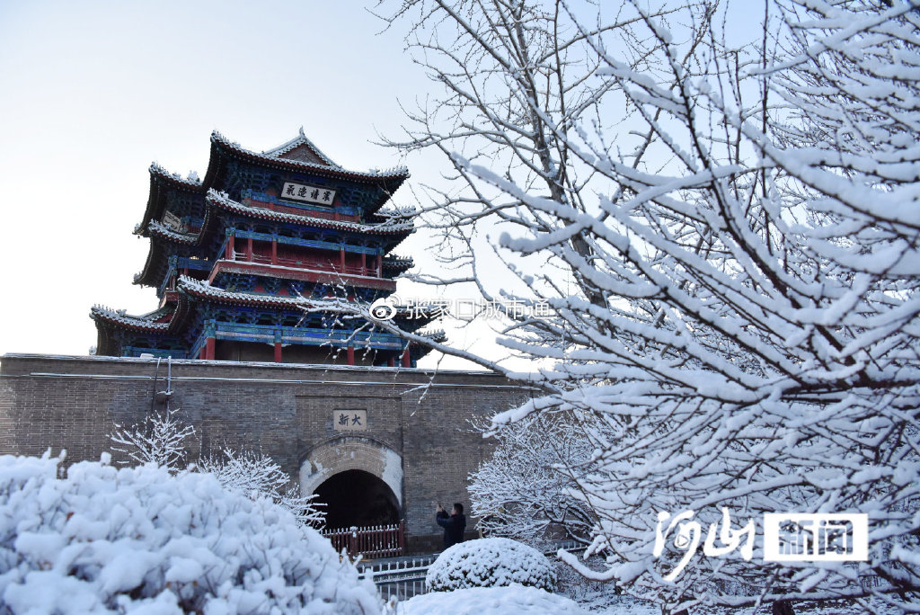 张家口宣化:雪后初霁 妖娆古城