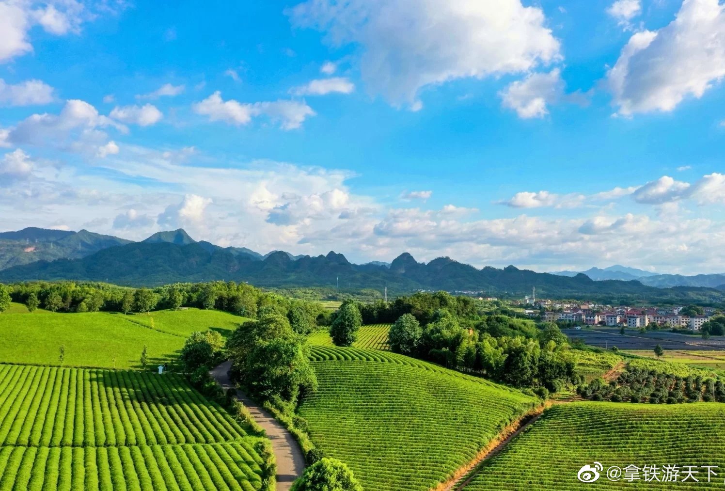 金华城西汤溪镇九峰山,古称妇人岩,又称龙邱山,芙蓉山……__财经头条