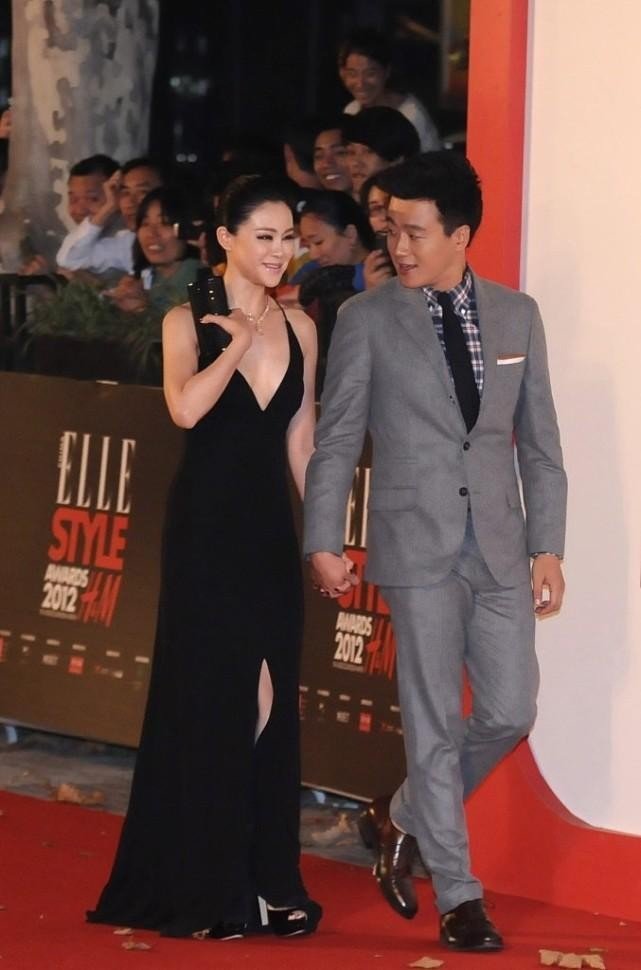 佟大为这媳妇真应该私藏起来,穿着简单的吊带,却比别人美太多了休闲区蓝鸢梦想 - Www.slyday.coM 佟大为这媳妇真应该私藏起来,穿着简单的吊带,却比别人美太多了休闲区蓝鸢梦想 - Www.slyday.coM