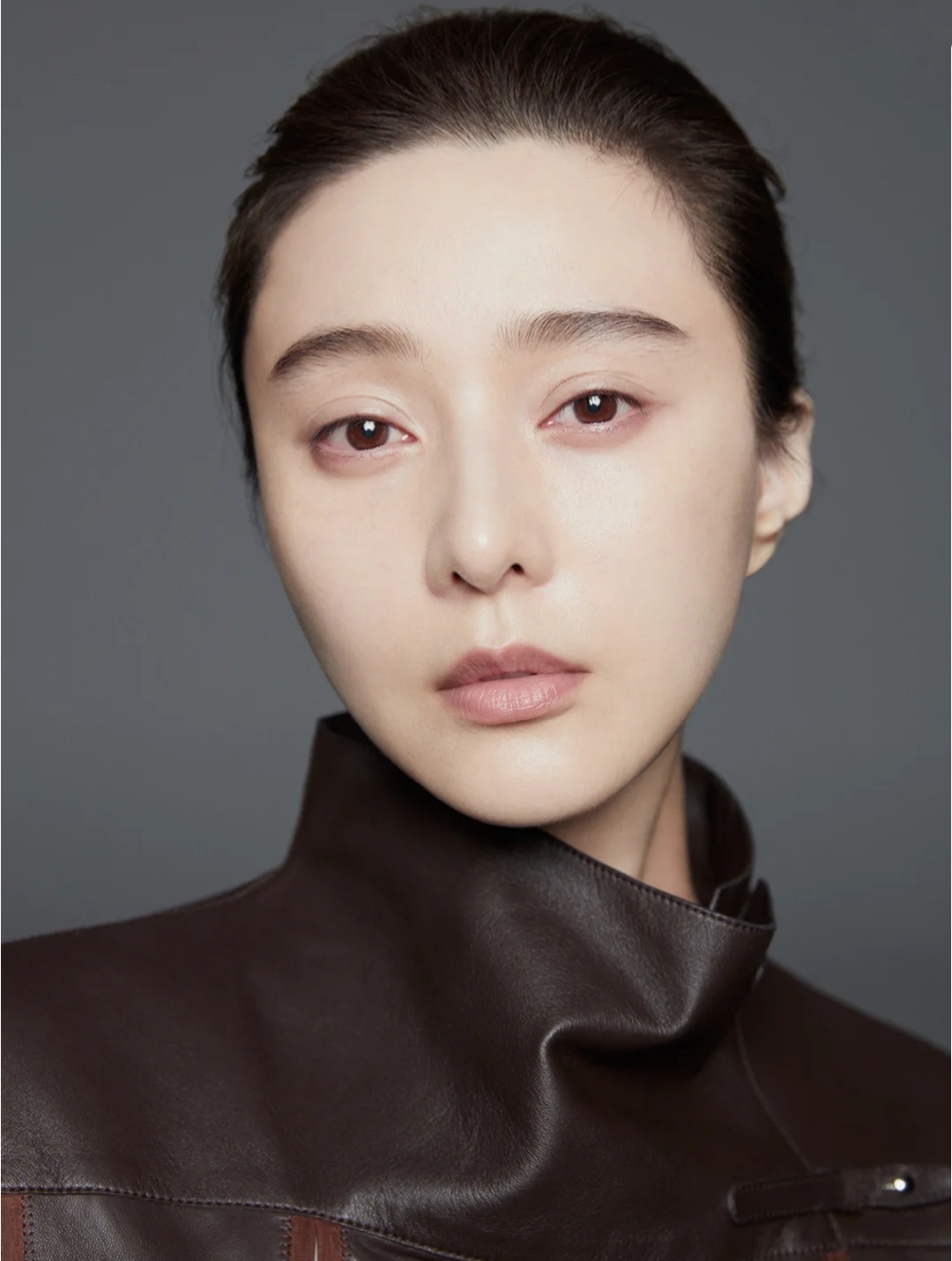 深色眼妆造型太夸张,粉丝却大赞好看有高级感|范冰冰|妆容|写真_新浪