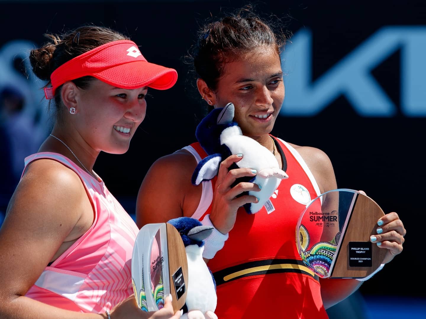 菲利普岛冠军赛女双冠军归属蕾娜/拉希莫娃