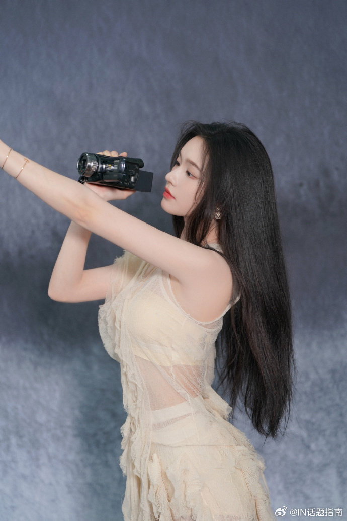 林允和清水淡妆的适配度拉满了,林允白开水伪素颜妆尊嘟可爱~!