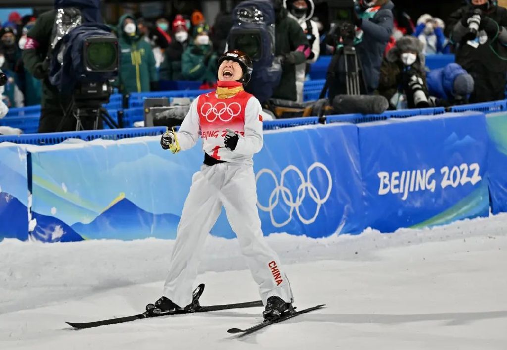 奥运冠军徐梦桃大婚！手戴金镯显贵气，央视贺喜，吴宣仪等祝福休闲区蓝鸢梦想 - Www.slyday.coM