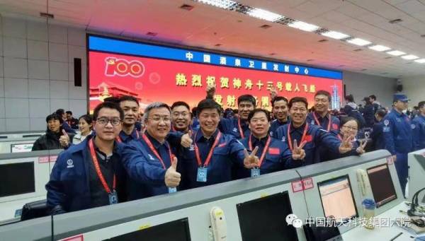 太空出差半年的神舟十三号三人组回家啦！航天六院金牌动力全程护航休闲区蓝鸢梦想 - Www.slyday.coM