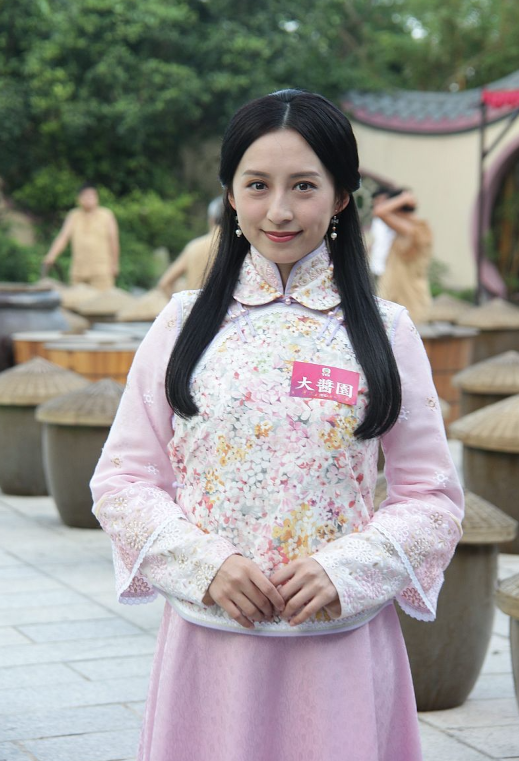 龚嘉欣首获tvb视后提名,上台拉票感触落泪,感慨从零熬到今天