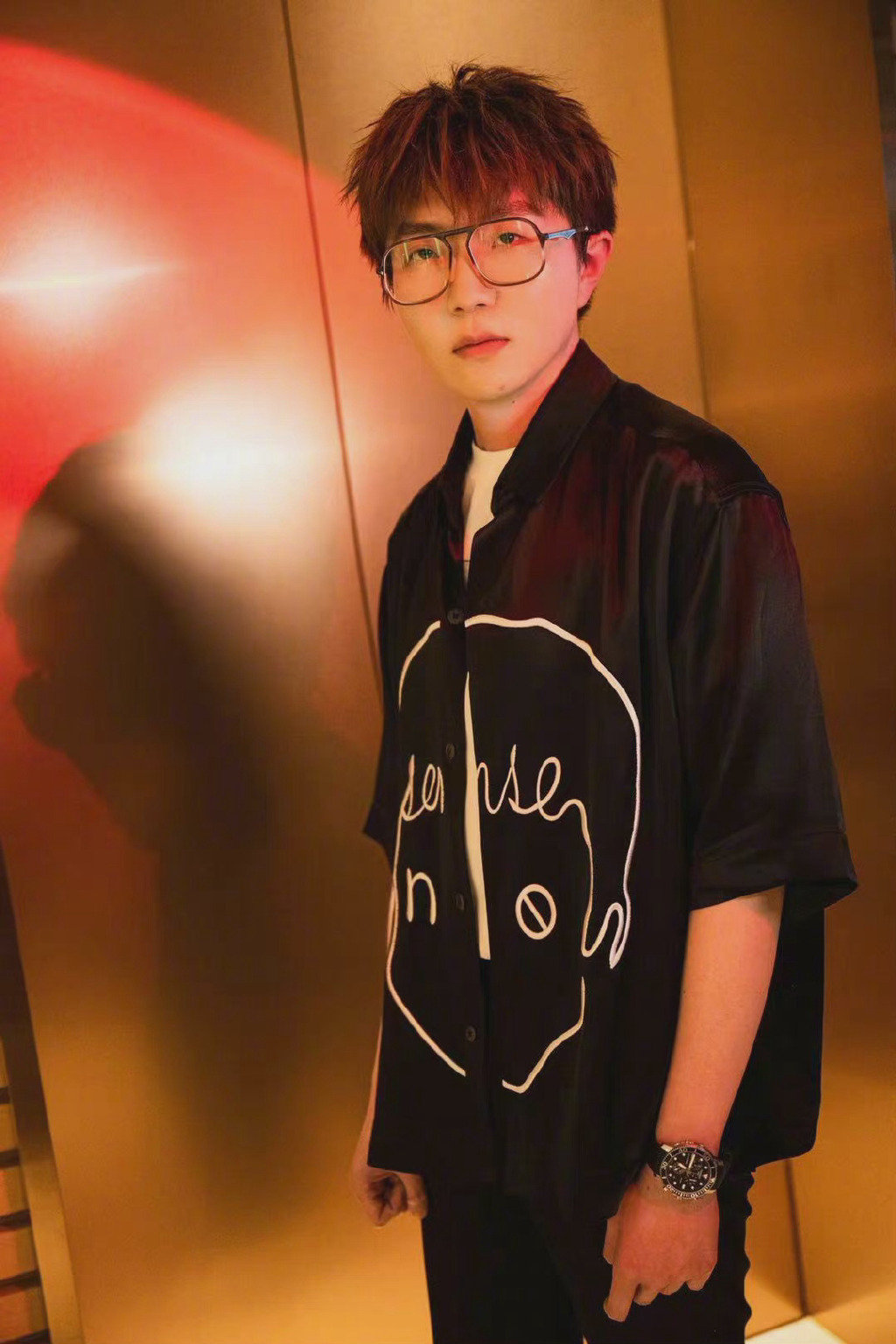 毛不易|电梯大片,光影交错,质感满满