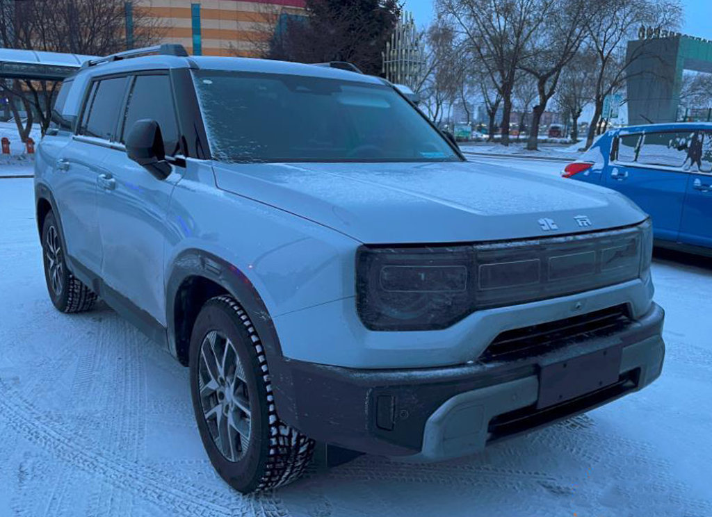 挑战坦克300!北京bj30预告图发布-新浪汽车