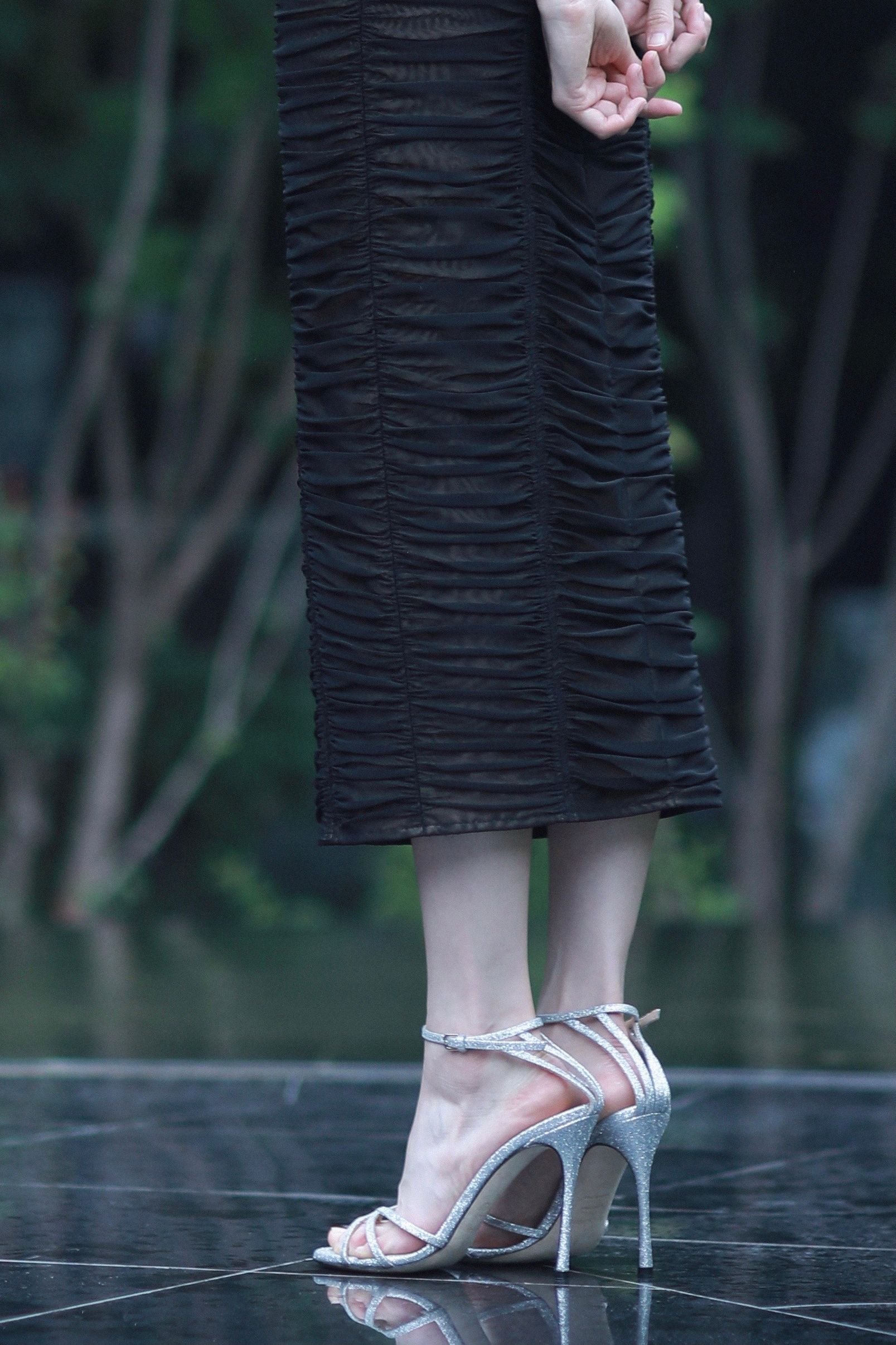 刘浩存也是个腿精