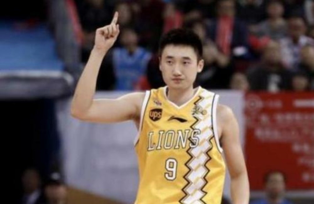 父亲下课儿子失业?李京龙难获广厦重用,今夏或加盟别队