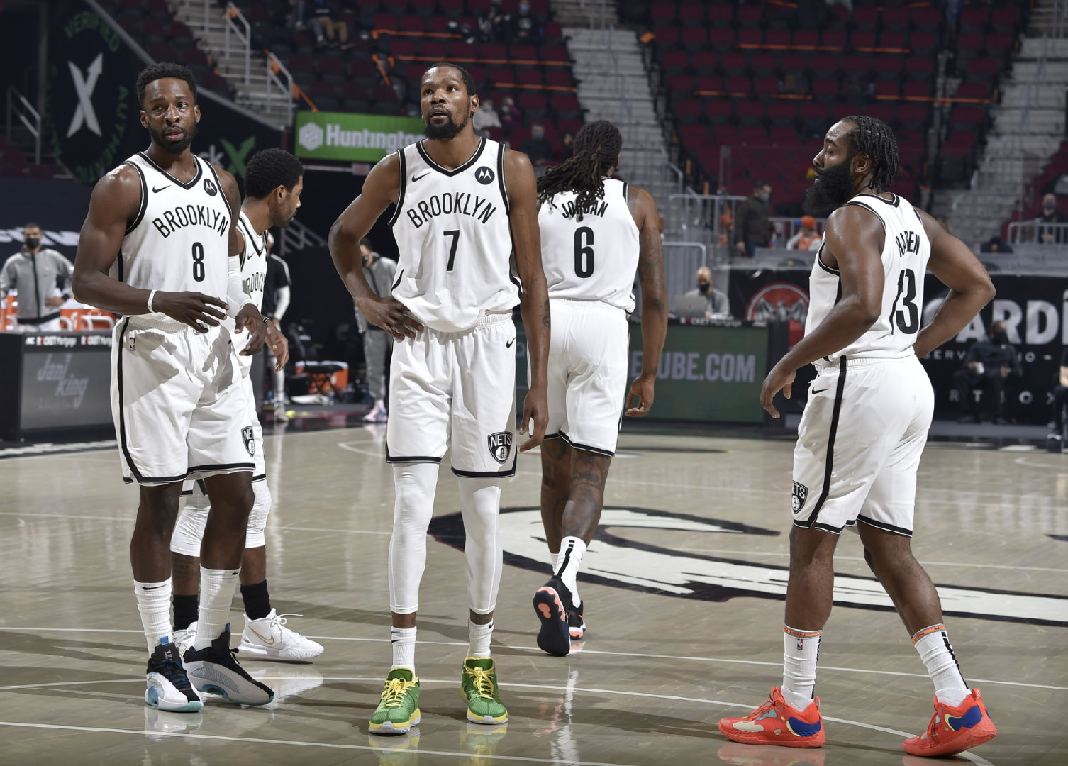 篮网输球后又传出3大坏消息:欧文太独,更适合打替补!