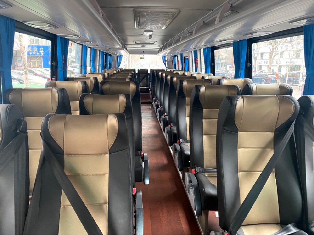 吉利星际客车助力辽宁旅游市场绿色发展
