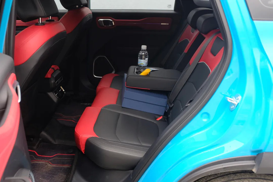 自主SUV中的极光，1.5T仅12万左右，吉利ICON/长安UNI-T怎么选