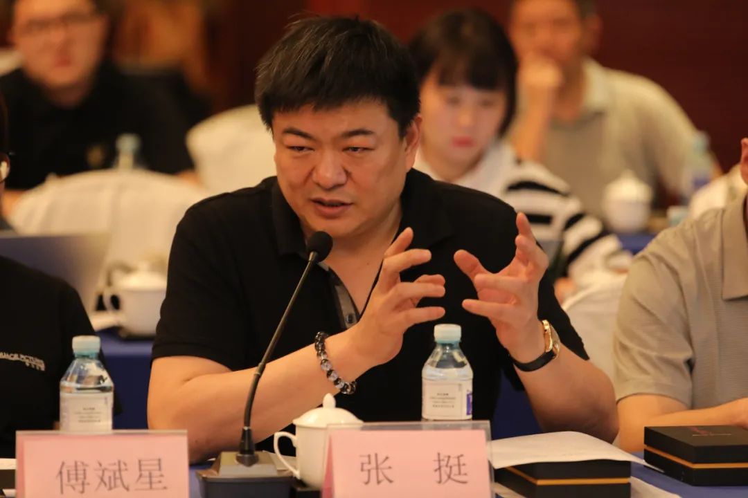 《排爆精英》单元的导演,编剧张挺讲述了他在采风时听到的一个排爆手