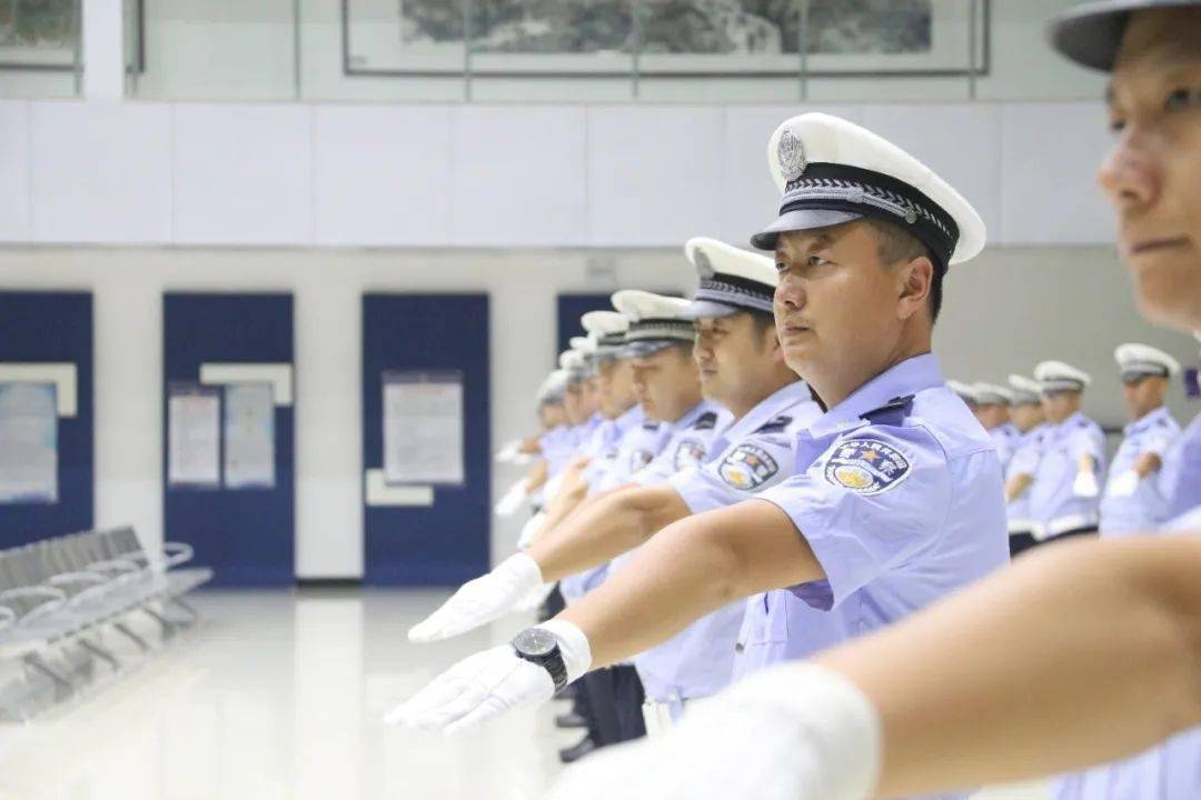 【你好,警察节】海阳公安向全市人民汇报休闲区蓝鸢梦想 - Www.slyday.coM 【你好,警察节】海阳公安向全市人民汇报休闲区蓝鸢梦想 - Www.slyday.coM