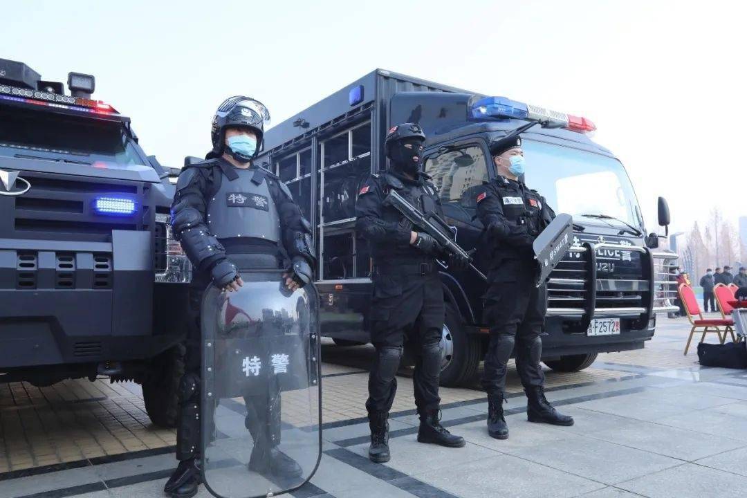 【你好,警察节】海阳公安向全市人民汇报休闲区蓝鸢梦想 - Www.slyday.coM 【你好,警察节】海阳公安向全市人民汇报休闲区蓝鸢梦想 - Www.slyday.coM