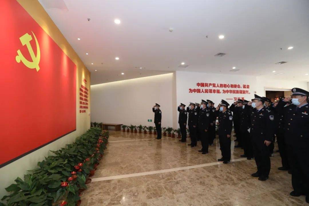 【你好,警察节】海阳公安向全市人民汇报休闲区蓝鸢梦想 - Www.slyday.coM 【你好,警察节】海阳公安向全市人民汇报休闲区蓝鸢梦想 - Www.slyday.coM