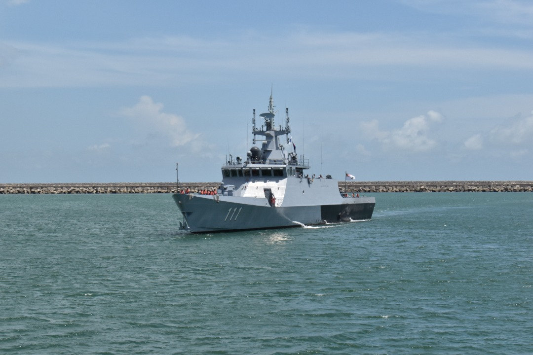 马来西亚濒海任务舰kd keris号抵达关丹海军基地