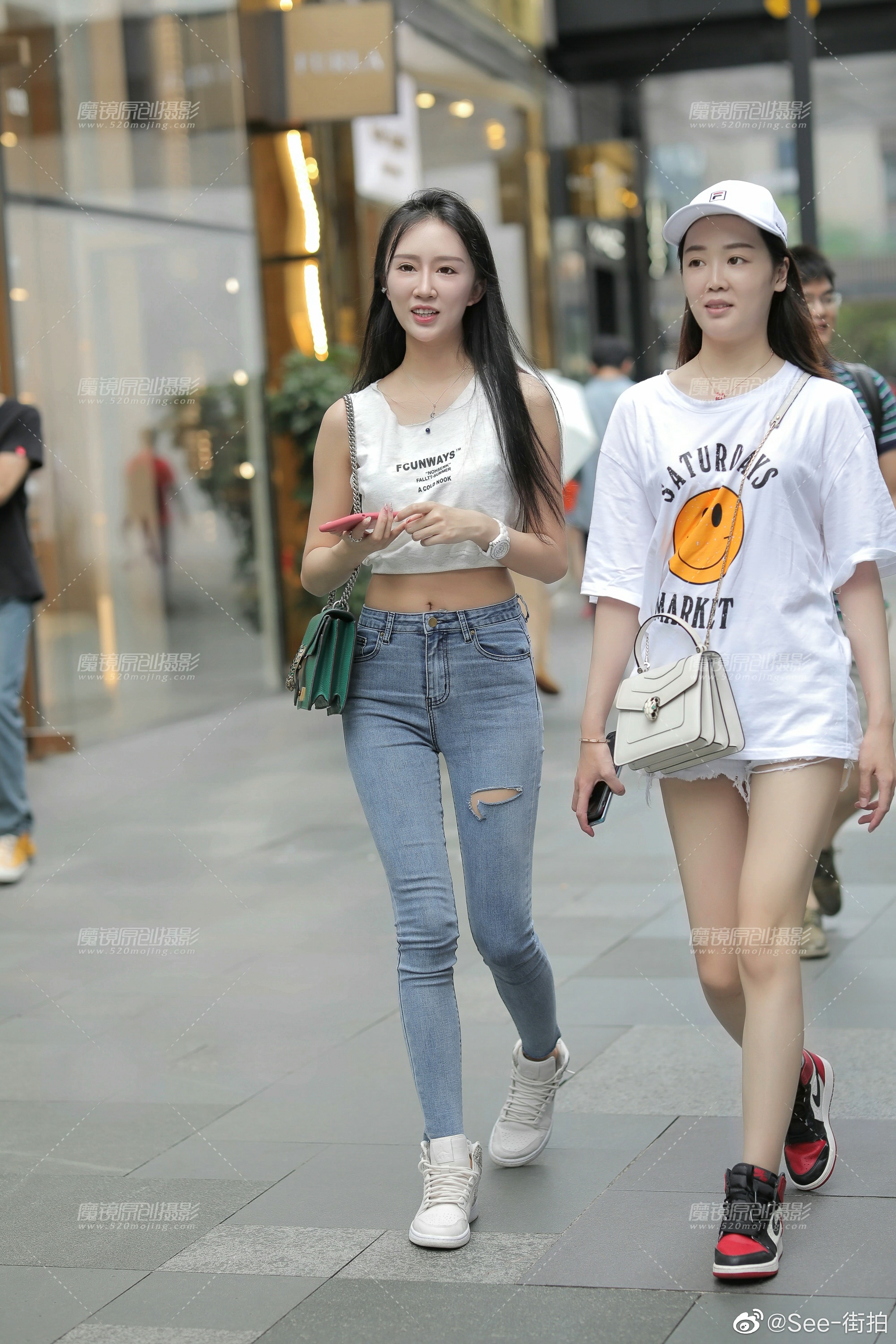 青春美丽的素雅牛仔裤小姐姐_高清图集_新浪网