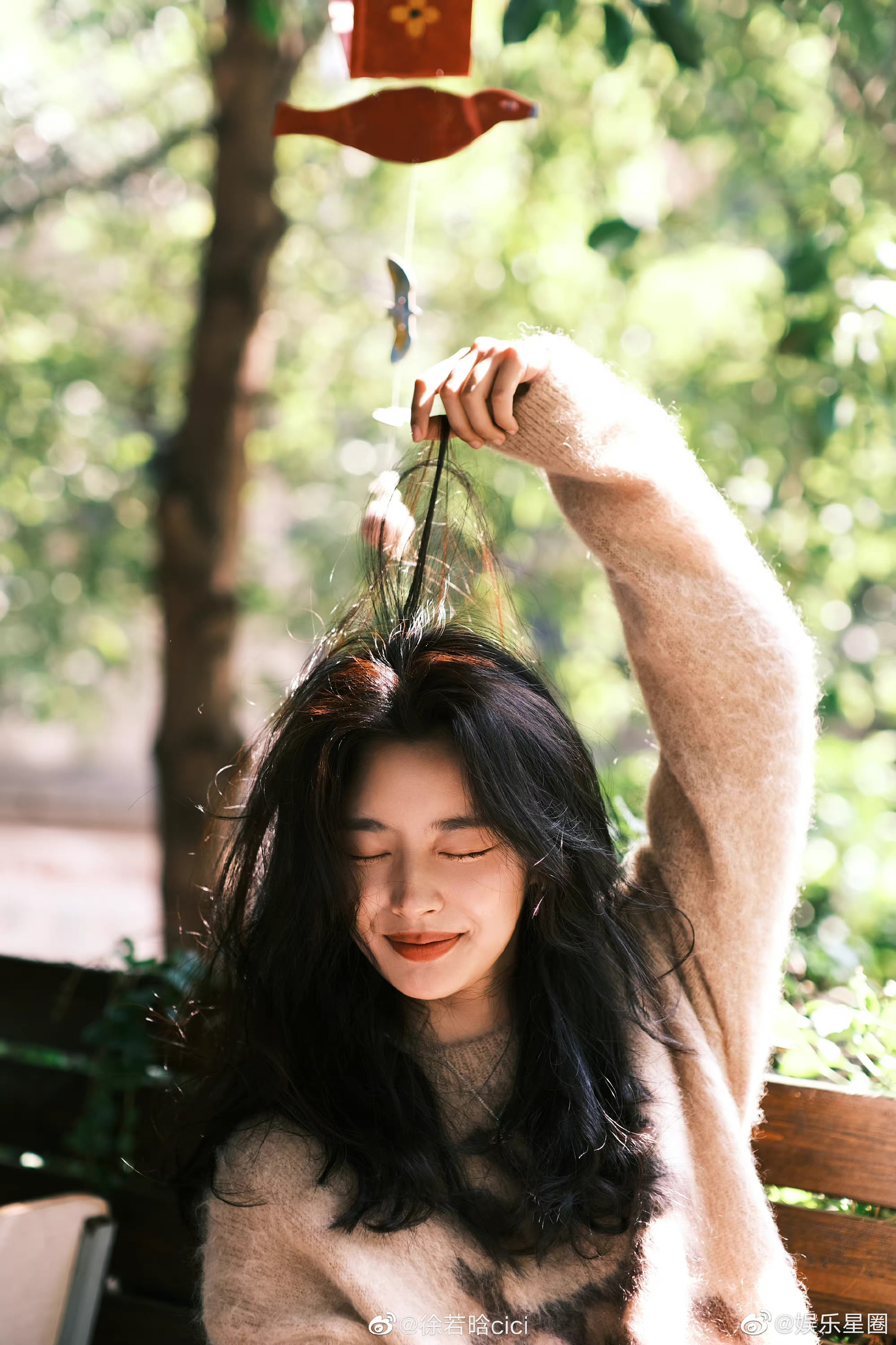 徐若晗这组生日照片好有氛围感呀