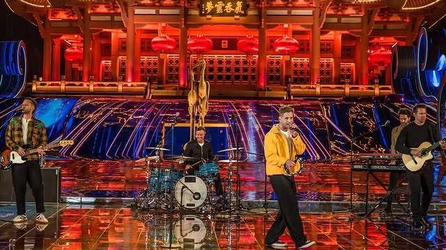 史上首次!美国乐队登上中国春晚!|OneRepublic|Ryan Tedder|春节联欢晚会|武汉|表演_新浪新闻