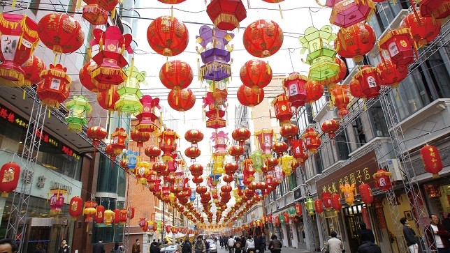 云南南路美食街的年味