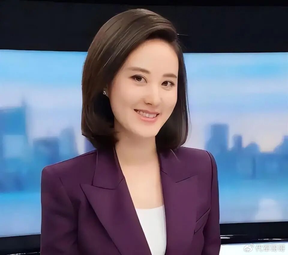 44岁央视主持人秦方近况曝光！曾是重庆最美高考状元，如今却还单身|重庆市|气质|主播|才女_新浪娱乐_新浪新闻