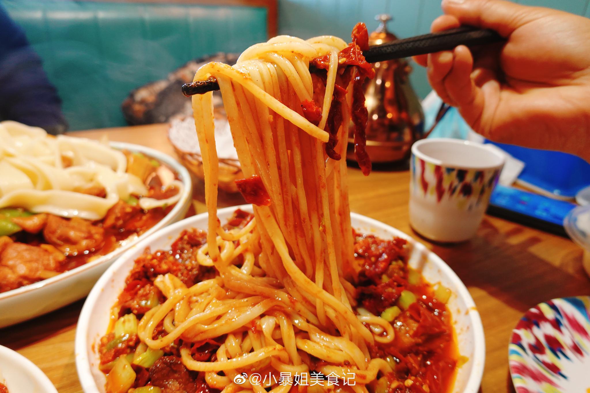 他家这么多新疆特色菜里我只喜欢辣皮子拌面,别的都无法与之媲美~最近