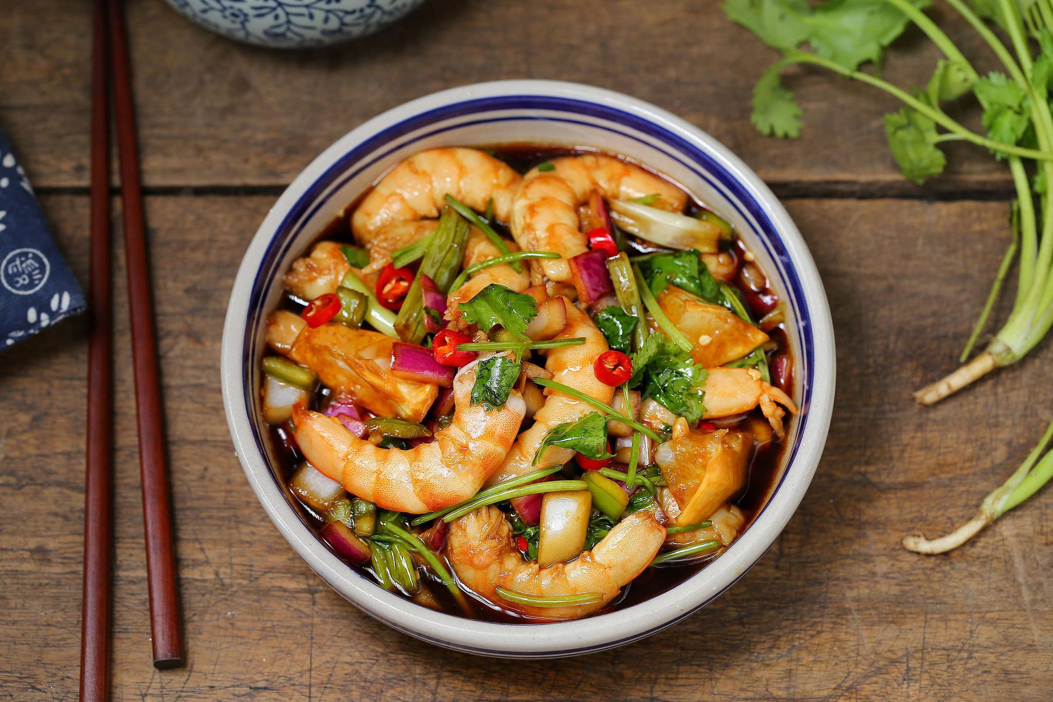 学会这样做酸辣虾,开胃解馋超下饭,营养美味,让人越吃越想吃