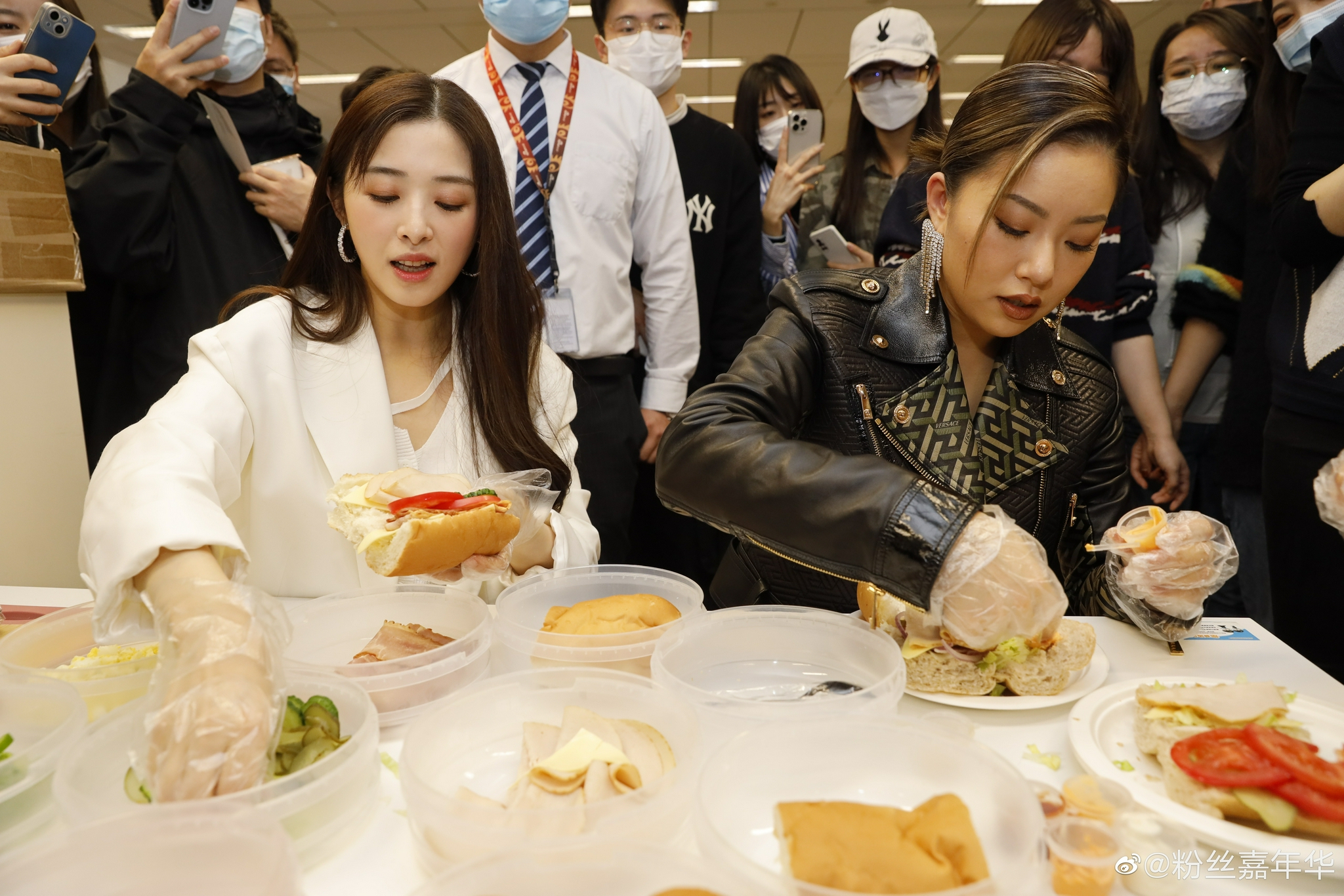 爱很美味三明治也很美味三姐妹在线制作的巨无霸三明治