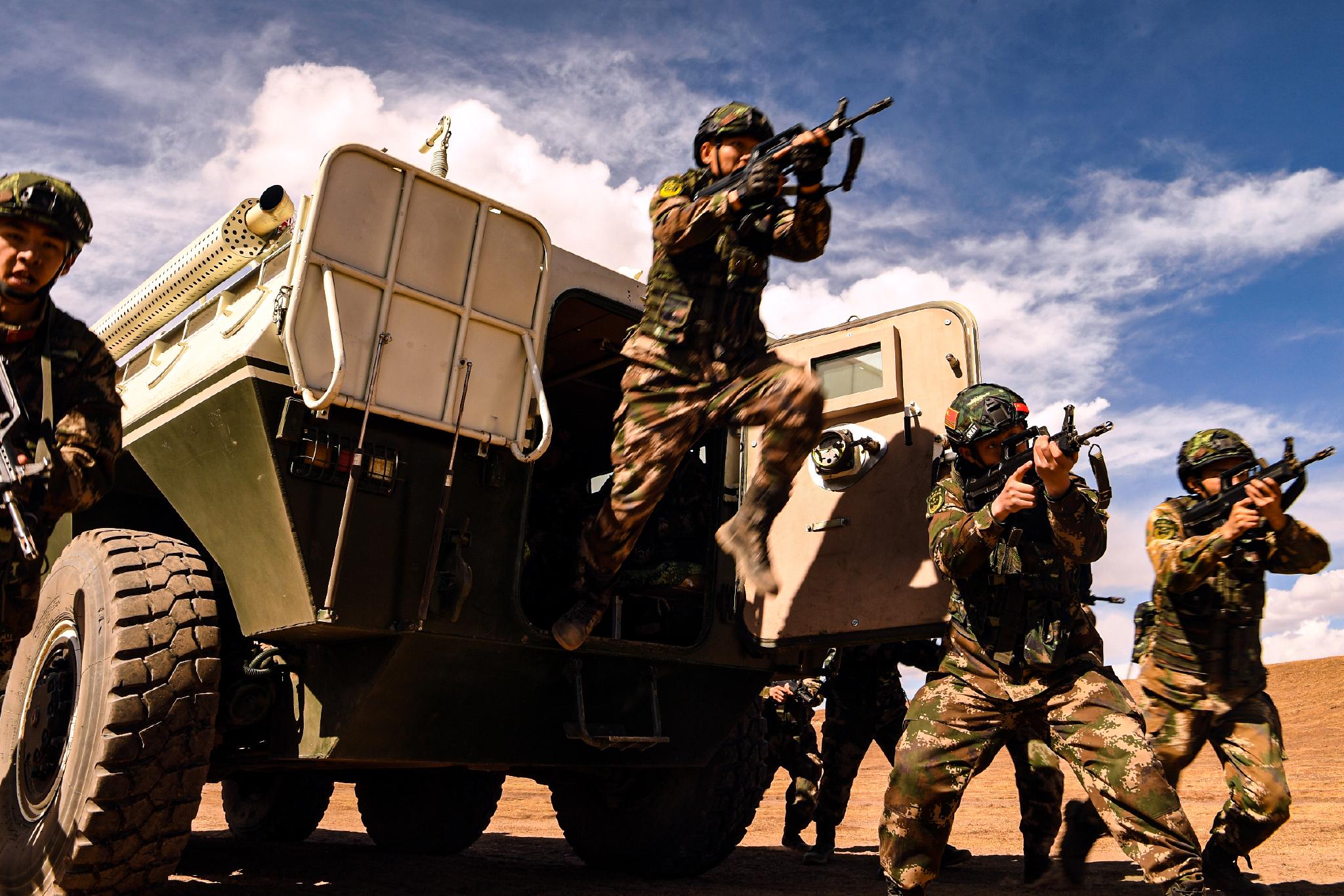 存图吧朋友们武警部队官兵战备训练执勤维稳好图年度大赏