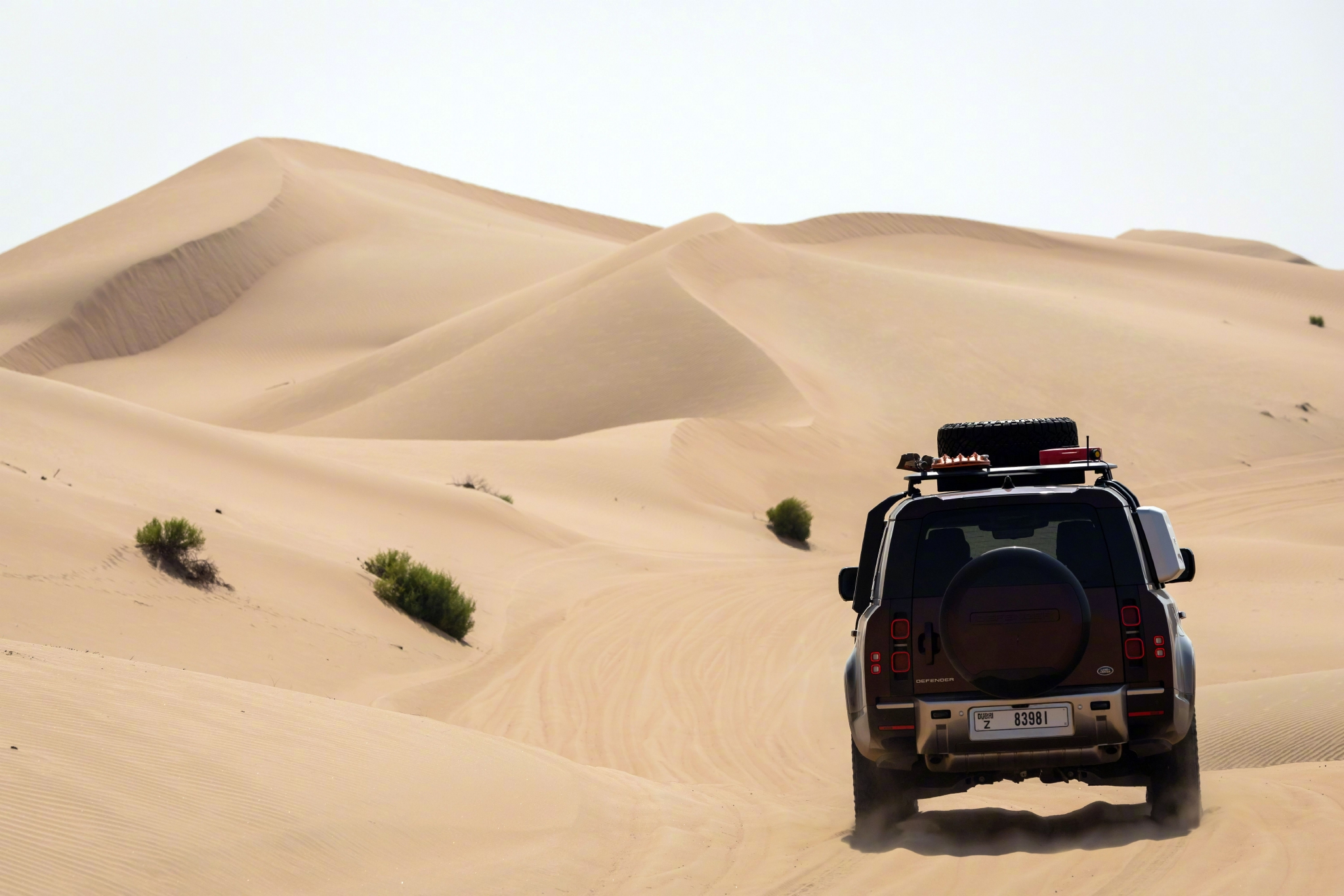 卫士不管是90110130越野能力都不用担心