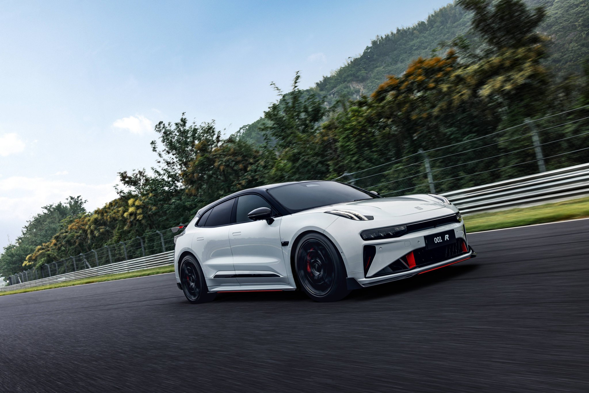 不得了极氪001fr在浙赛创造了1分37秒041的量产纯电新纪录