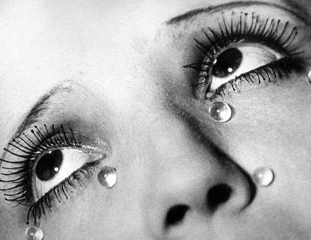 曼·雷(man ray 1890-1976),是当代摄影史上最重要的先驱之一_高清