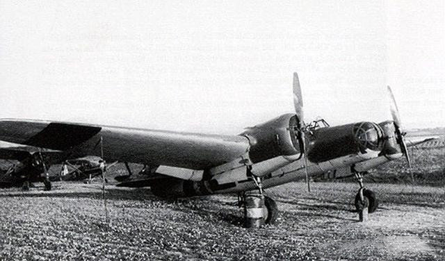 名不见经传苏联二战前研发的双发精灵图波列夫sb2快速轰炸机