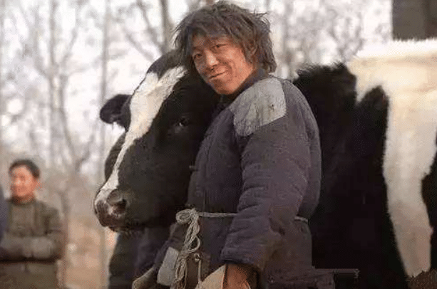 都是扮演乞丐,黄渤头发打结,刘德华睡大街,杨颖是来搞笑的吗