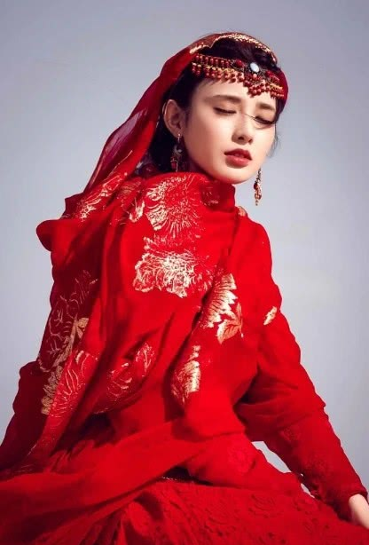 "古装红衣美女",扶摇惊艳,花千骨可爱,但都输给了她!