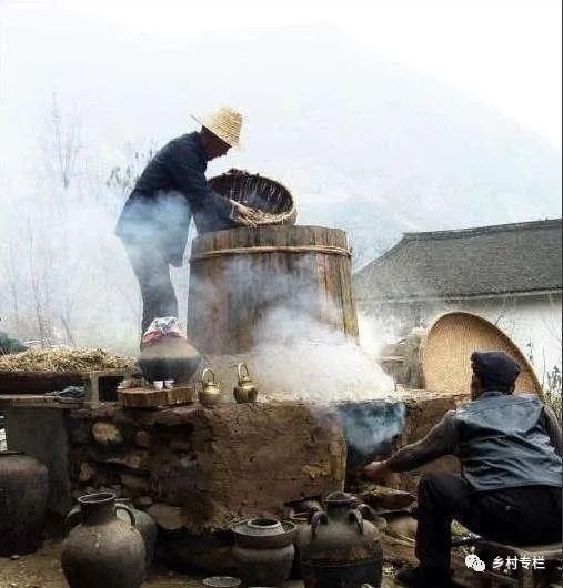 在农村买了20斤自酿纯粮酒感觉不错他们是怎样去除甲醇的