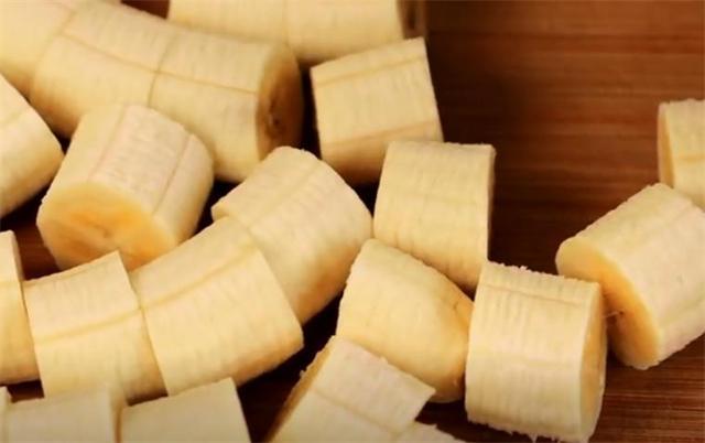 自从知道香蕉还能这样吃，我家隔2天就做一锅，好吃到拿肉都不换休闲区蓝鸢梦想 - Www.slyday.coM