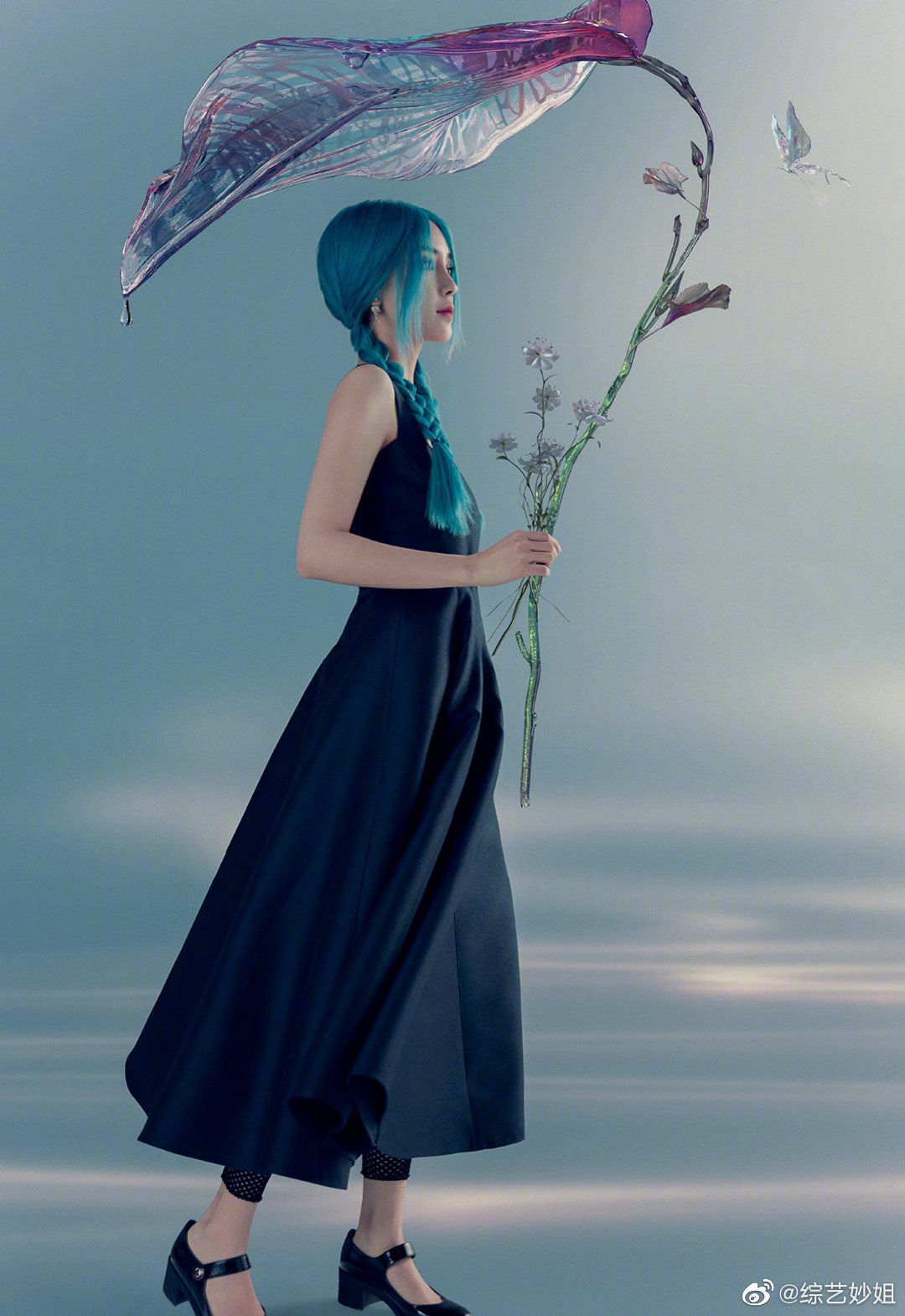 大宝贝的蓝色双马尾太有精灵感了……_高清图集_新浪网