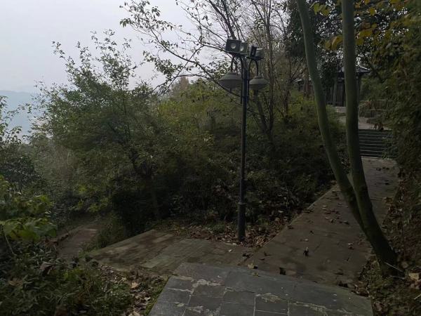 湖北十堰21岁女孩晨练失联，知情人透露人在山上偏僻处找到休闲区蓝鸢梦想 - Www.slyday.coM