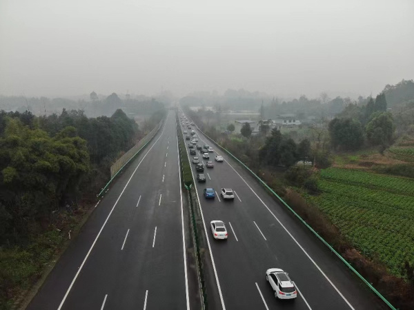 大年初一 成都周边高速迎来出行小高峰|支队|路段|高速公路_新浪新闻