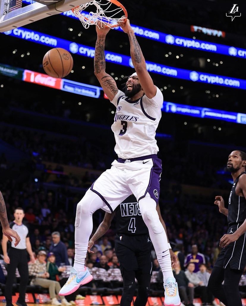 从湖人到篮网詹姆斯重磅转会引爆夏季市场球迷热议未来走向