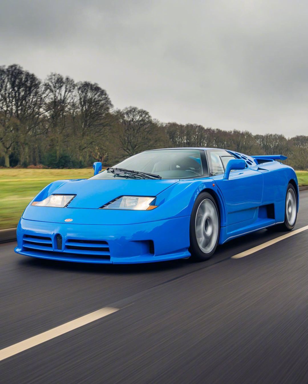 经典车之蓝色布加迪bugatti eb110 1 / 32_高清图集_新浪网