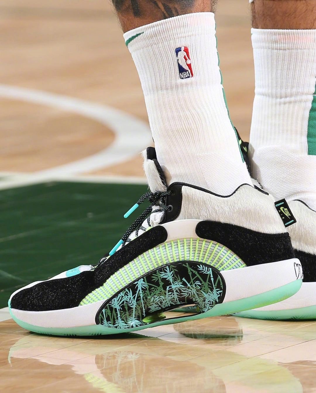 涵盖NBA足球电竞等多领域深度分析精彩视频集锦互动社区畅聊体育热点话题尽在体育新闻资讯球迷屋