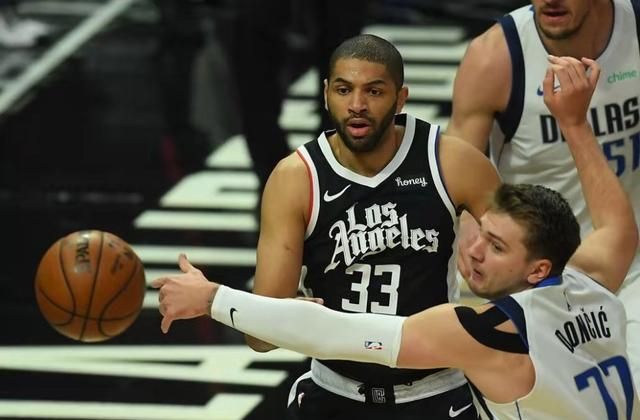 朗多怒斥小卡,浪投绝平三分球!