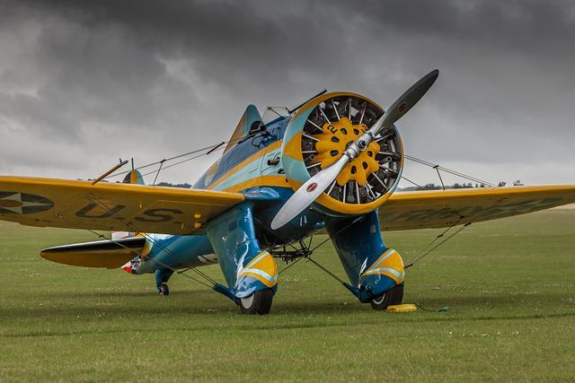 单翼机拥有着双翼机时代的特征,波音的"玩具枪":p26战斗机