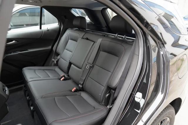 20万级“动力豪横+高性价比”SUV之选：福特锐际对比雪佛兰探界者