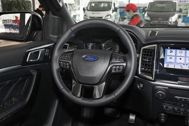 懂车的进：30万级硬派SUV买福特撼路者还是三菱帕杰罗劲畅？